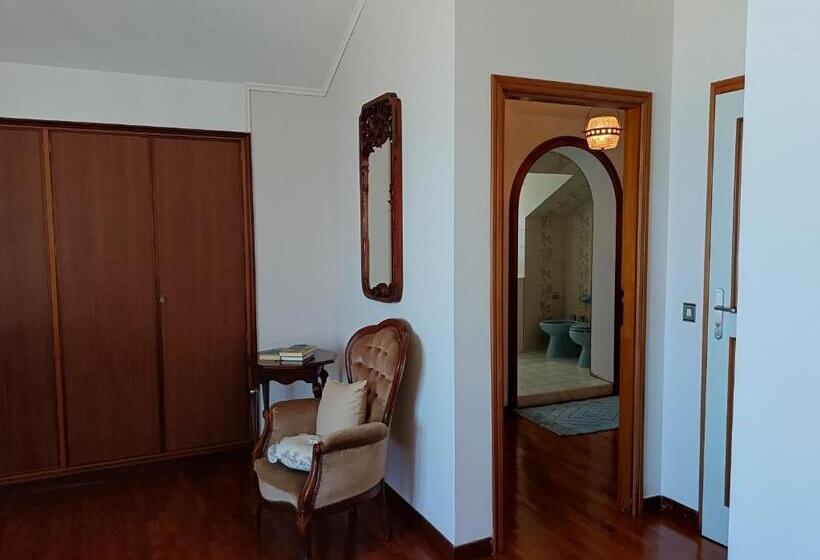 Номер Deluxe Вид на Море с Балконом, Casa Di Tota   Affittacamere