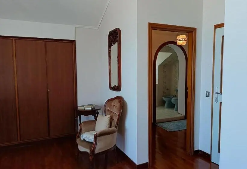 オーシャンビューデラックスルームバルコニー付き, Casa Di Tota   Affittacamere