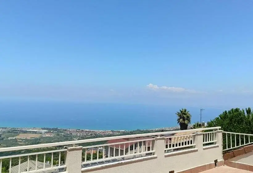 オーシャンビューデラックスルームバルコニー付き, Casa Di Tota   Affittacamere