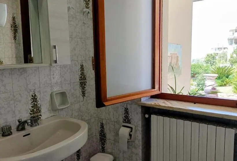Standard room with outdoor bath, Casa Di Tota   Affittacamere