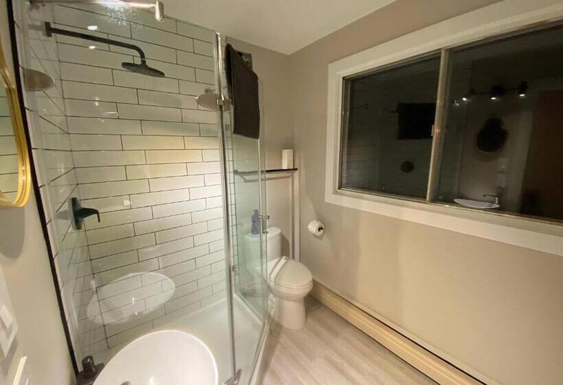 خانه 1 خوابه, Morden Newly Renovated 1br Flats, Walk To Whyte