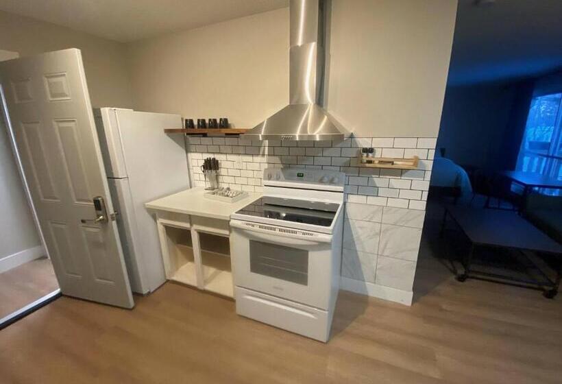 خانه 1 خوابه, Morden Newly Renovated 1br Flats, Walk To Whyte