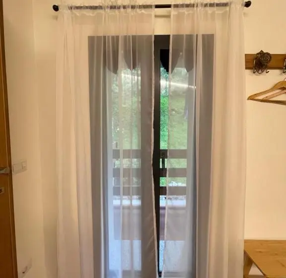 オーシャンビューデラックスルームバルコニー付き, Villa D Alba Guest House