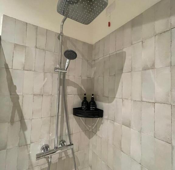 اتاق لوکس با تخت بزرگ, Villa D Alba Guest House