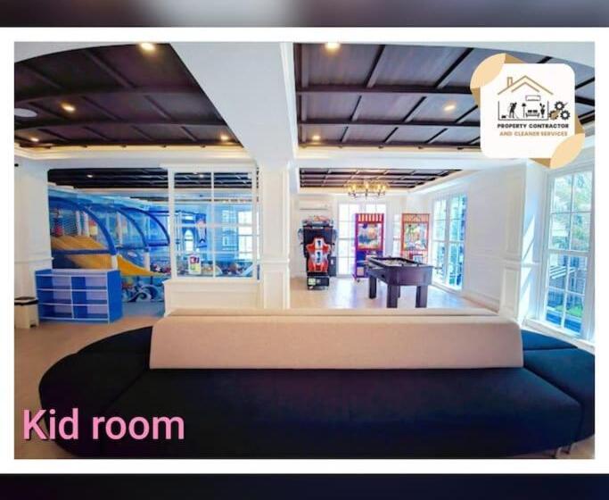 Апартаменты 1 Спальня Вид на Бассейн, Seven Sea Cote D Azur Onsen & Jacuzzi ห้องพักรายวัน