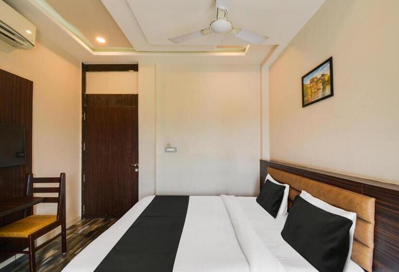 חדר קלאסי לשלושה, Townhouse Maanvadgarh