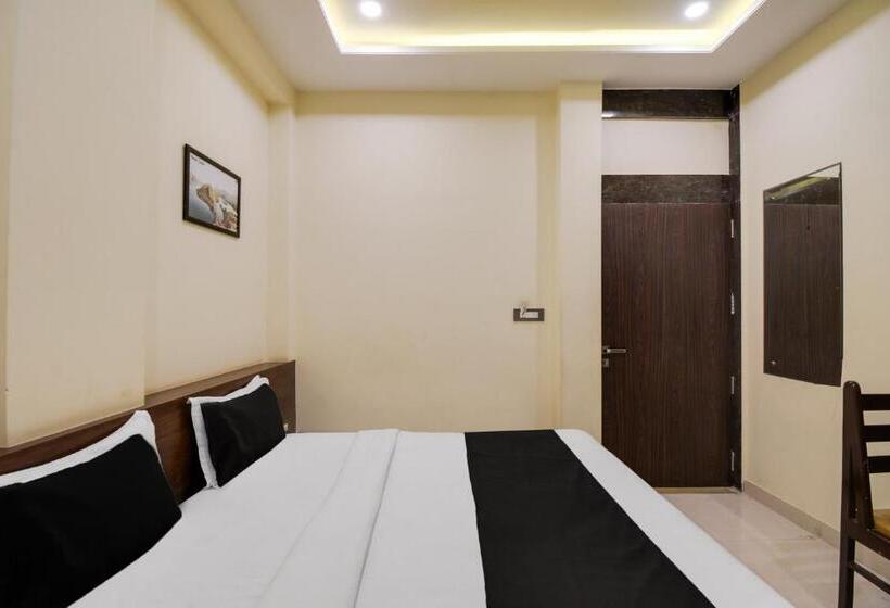 חדר קלאסי לשלושה, Townhouse Maanvadgarh