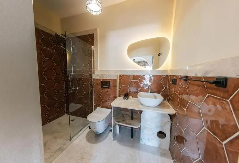 سوئیت با بالکن, Cappadocia Aishe