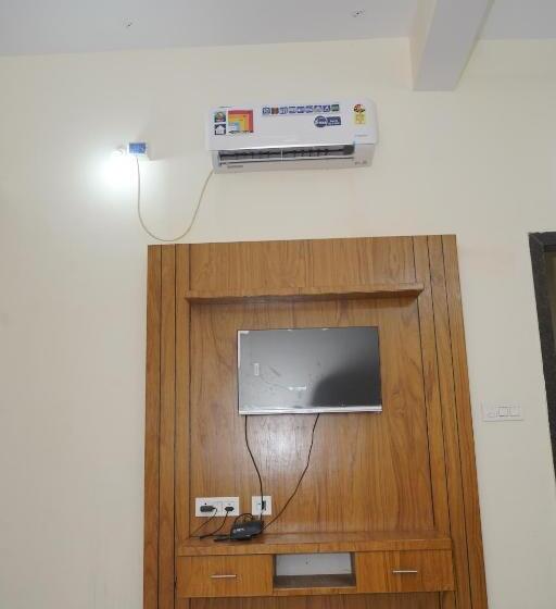 经济房, Brij Palace