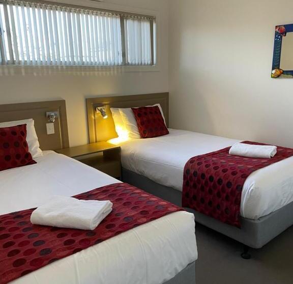 Family Suite, Hibernian