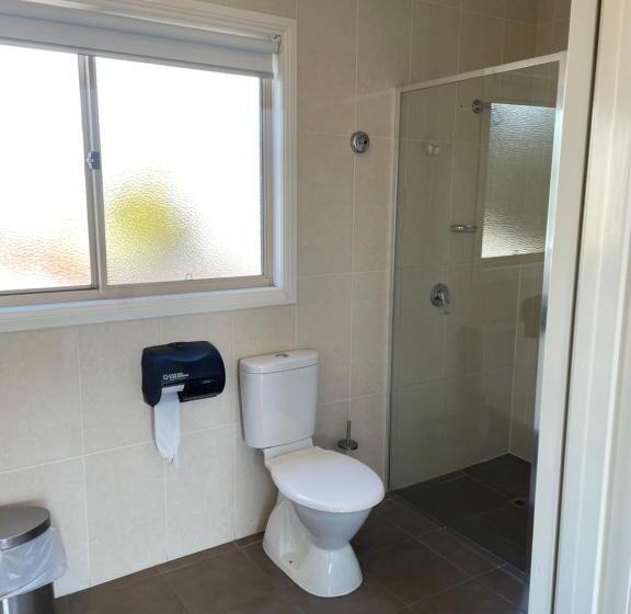 غرفة قياسية مزوَّدة بشُرفة, Hibernian