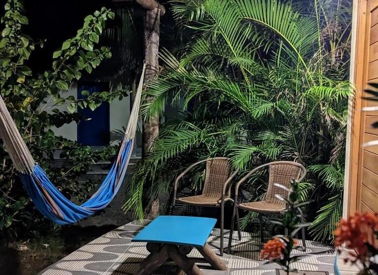 سوییت با چشمانداز باغ, Nuevo Nayal