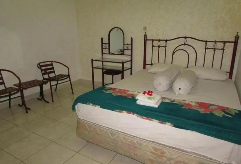 Habitación Estándar, Singasari