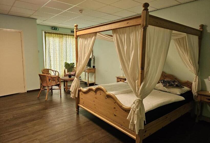 스탠다드 룸, The3alpacaspieterburen