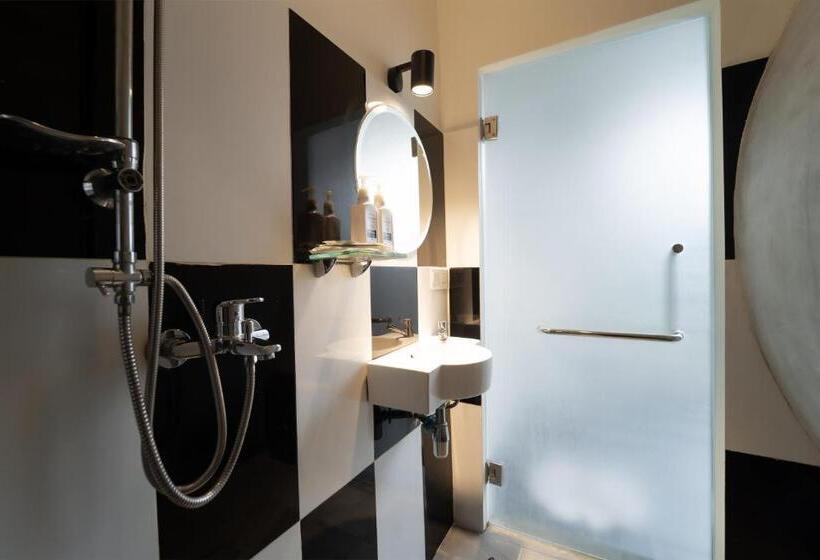 غرفة قياسية مطلّة علي الحديقة, Tunnel Urban Retreat