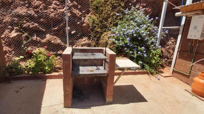 غرفة عائلية, Los Domos De Hadas Y Duendes