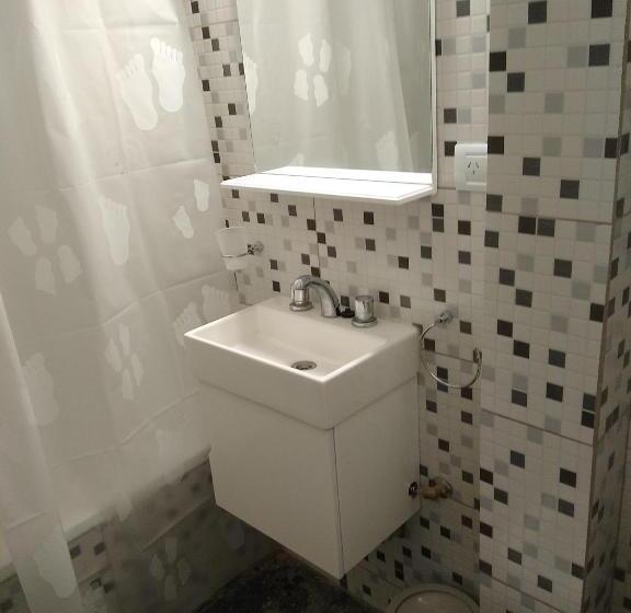 شقة غرفة واحدة, Mercedes Aparts