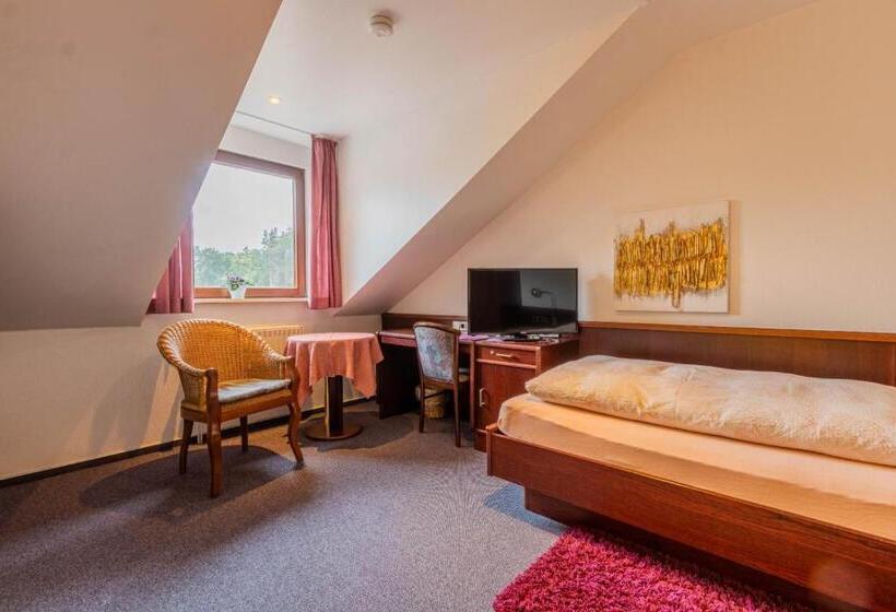 标准单人间, Monappart