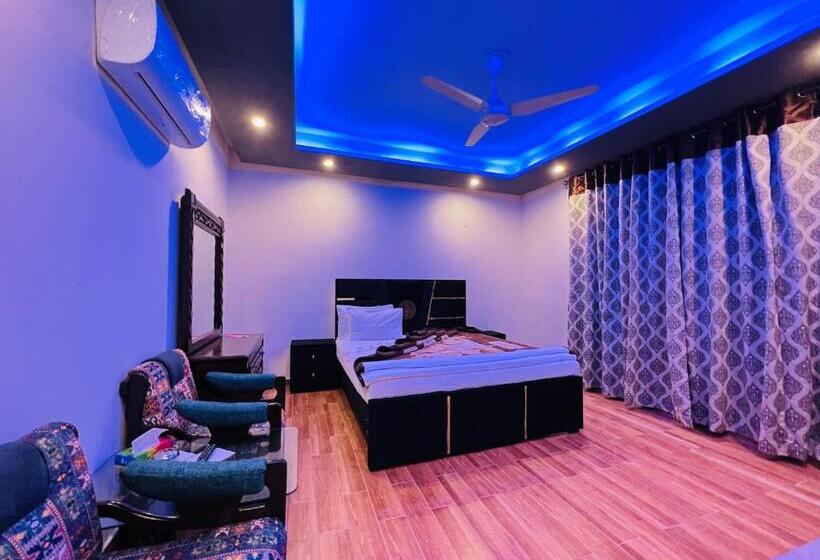 اتاق لوکس, Alpine Family Lodges