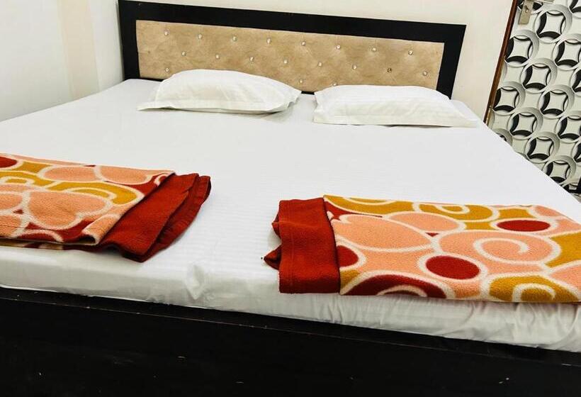 חדר סטנדרט, Mishri Lal Ju Ashram