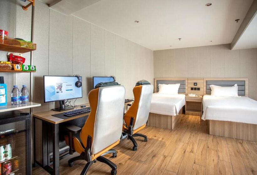 디럭스 룸, 网鱼电竞酒店上海新国际博览中心店