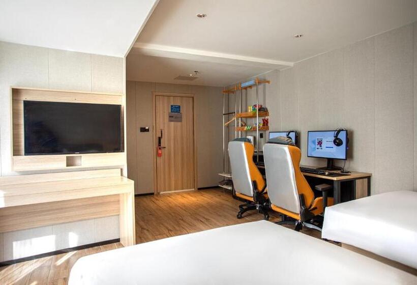 디럭스 룸, 网鱼电竞酒店上海新国际博览中心店