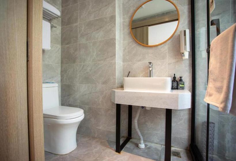 Cameră Triplă Deluxe, 网鱼电竞酒店上海新国际博览中心店