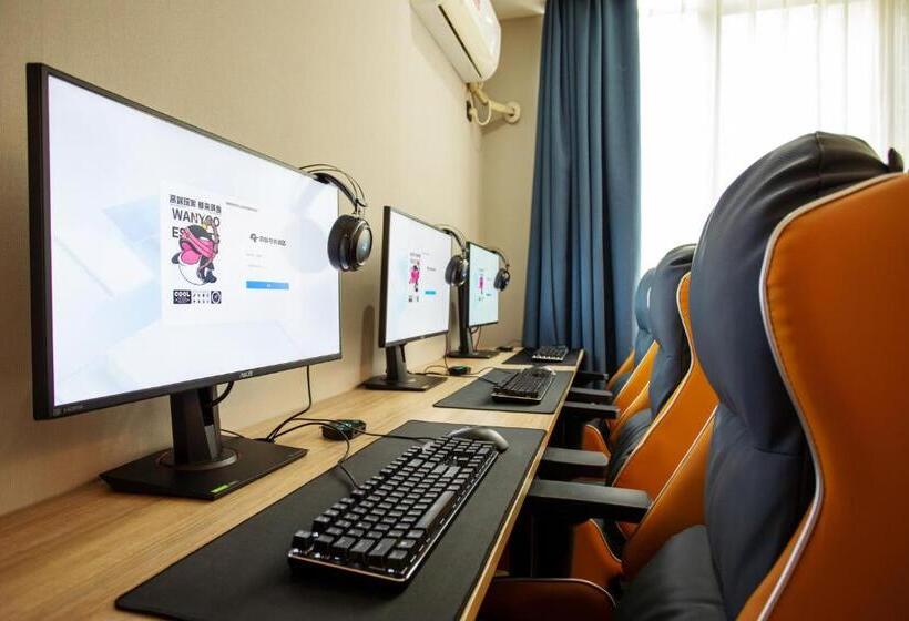 디럭스 트리플 룸, 网鱼电竞酒店上海新国际博览中心店