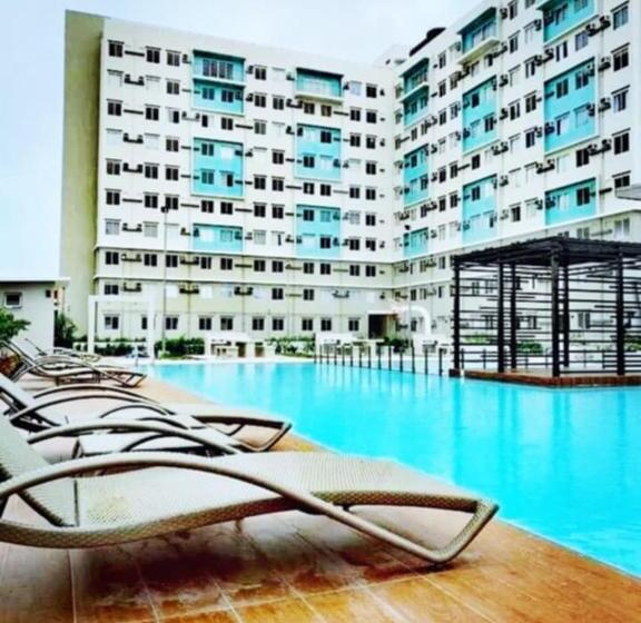 Deluxe Room Mountain View, 1019 Christine And Carina Residence At Marina Spatial Dumaguete Condominium