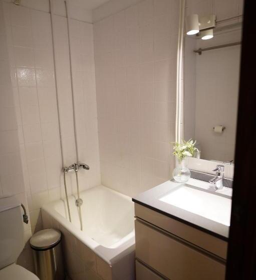 اتاق استاندارد با سرویس بهداشتی مشترک, Habitación En Apartamento Compartido H1