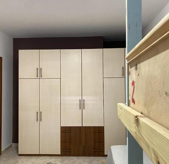 共用房间的床, Maison D Artiste