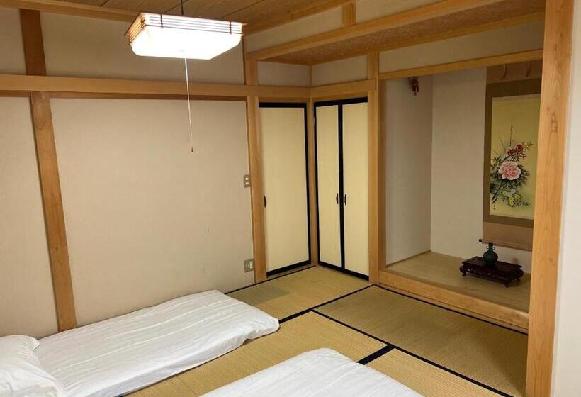 Camera Familiare, 天满宿