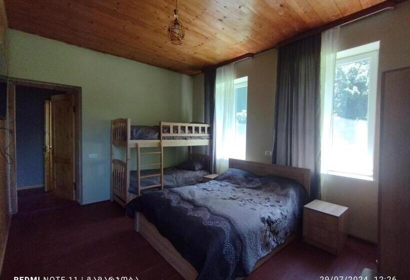 اتاق خانوادگی, Guest House Udziro