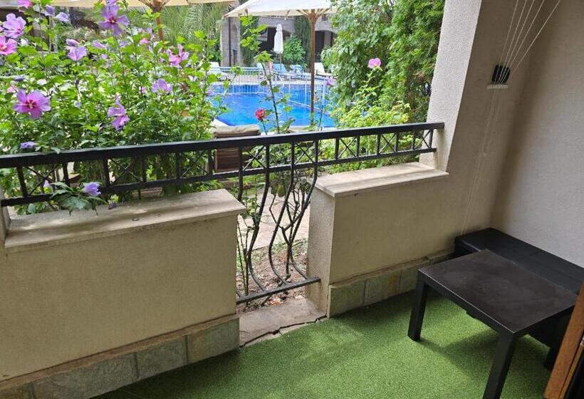 آپارتمان 1 خوابه با چشم‌انداز استخر, Cascadas Family Resort