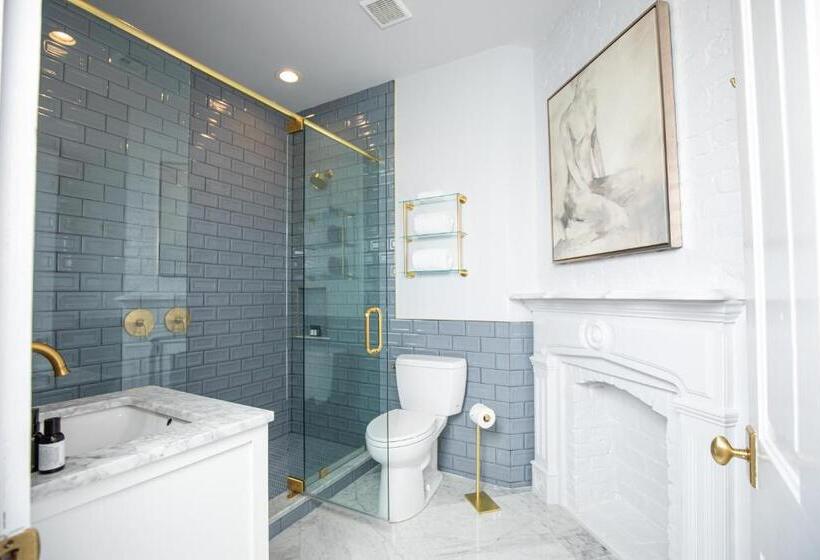 带大床的高级房间, Blackbird