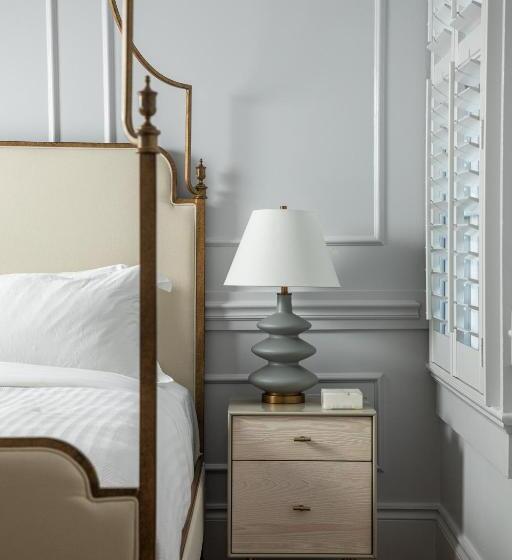 带大床的高级房间, Blackbird