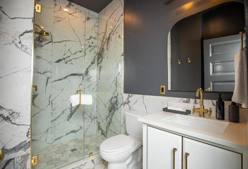 带大床的高级房间, Blackbird