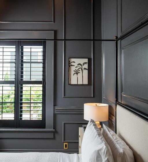 带大床的高级房间, Blackbird