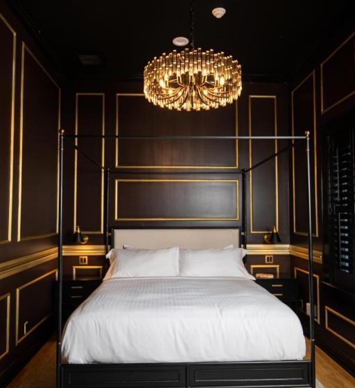 带大床的标准间, Blackbird