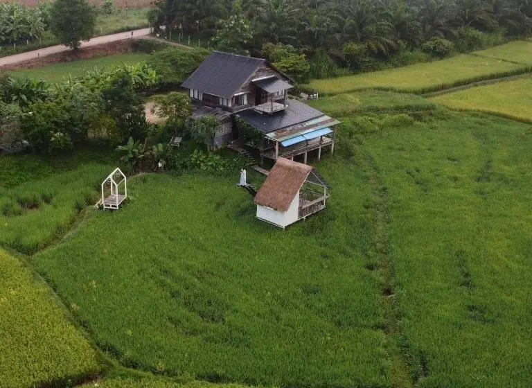 キングサイズベッドのスタンダードルーム, นาตาทา Cafe  & Farm Stay