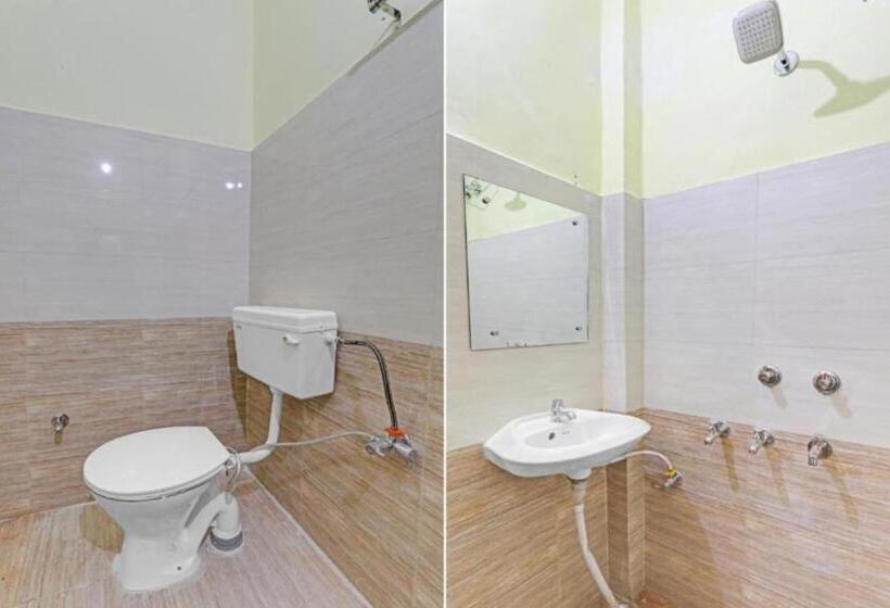 디럭스 트리플 룸, Goroomgo Relyef Inn Kolkata Fully Air Conditioned