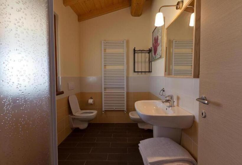 四人高级间, Nuova Scardua Agr Cucina Tipica