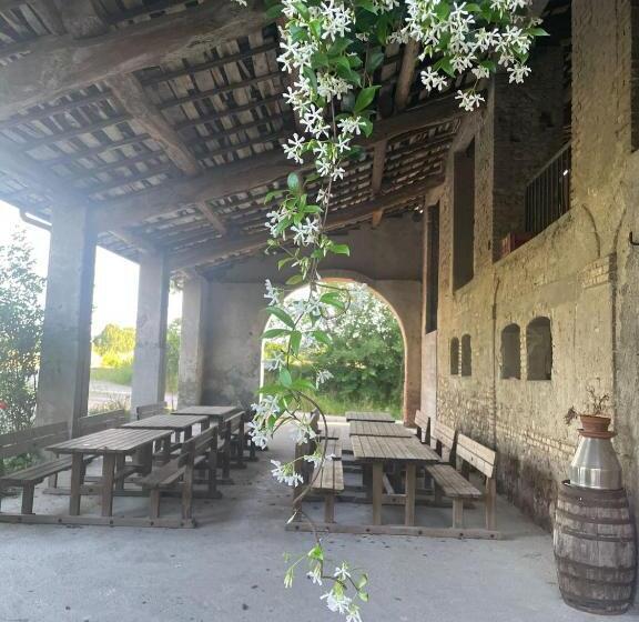 四人标准间, Nuova Scardua Agr Cucina Tipica