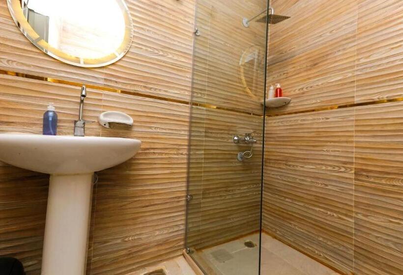 اتاق لوکس سه تخته, Venus Guest House