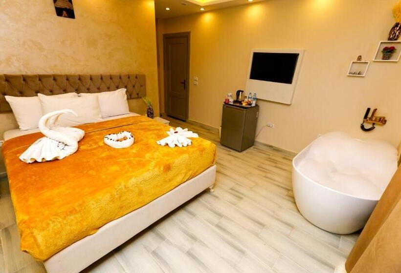 اتاق لوکس با تخت بزرگ, Venus Guest House
