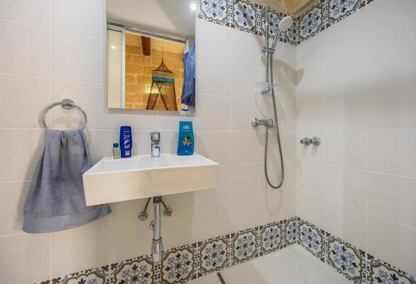 اتاق استاندارد سه نفره, Azure Tranquility 3 At Tan Neputi By Solea