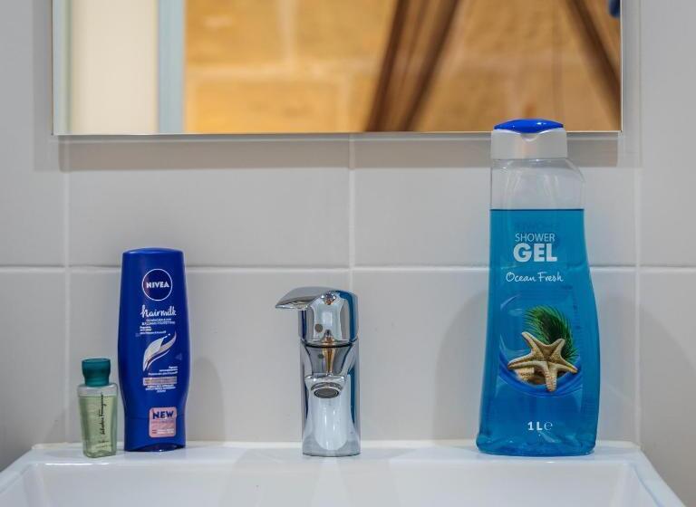 اتاق استاندارد سه نفره, Azure Tranquility 3 At Tan Neputi By Solea