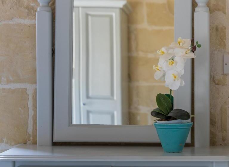 اتاق استاندارد سه نفره, Azure Tranquility 3 At Tan Neputi By Solea