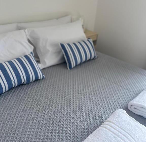 اتاق خانوادگی با چشمانداز دریا, Le Finestre Veneris