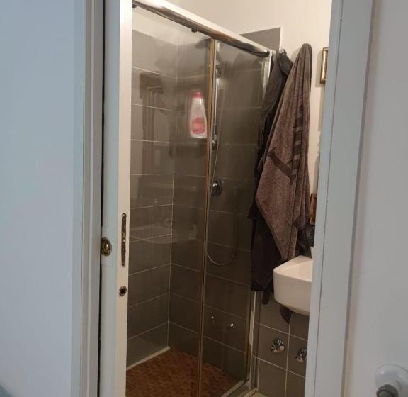Quarto Estandar, Casa Luce